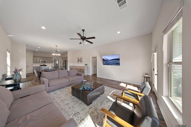 Building Photo - 1343 Rustic Pine Dr