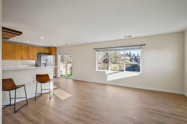 Building Photo - Lake Stevens~Amber Skyline