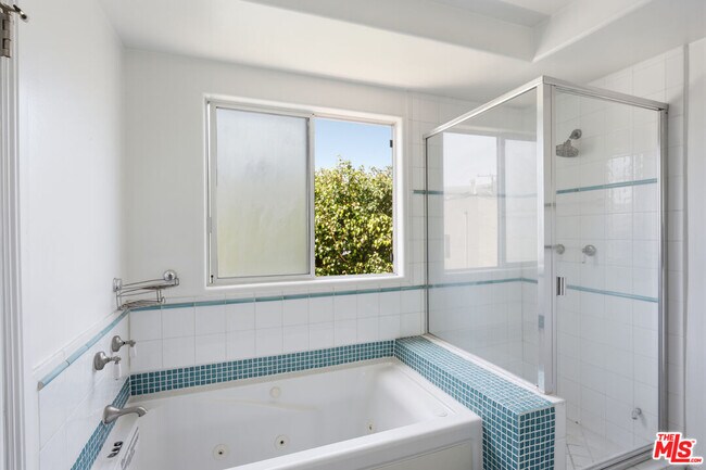 Building Photo - 2311 Schader Dr