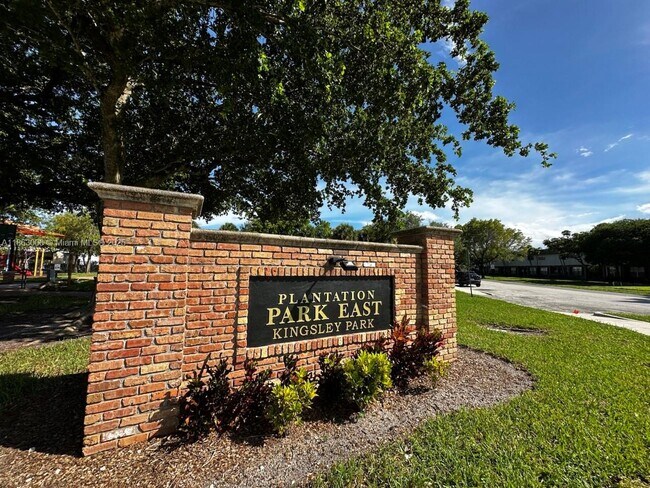 Building Photo - 4876 NW 9th Dr