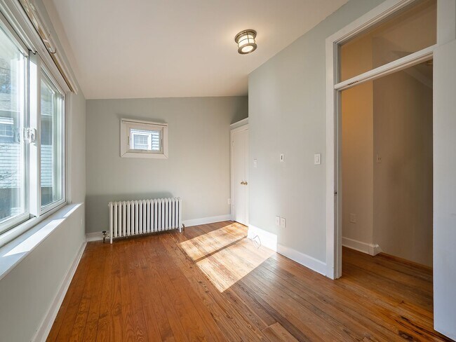 Building Photo - Charming, Renovated Bungalow in NW DC Tenley Area