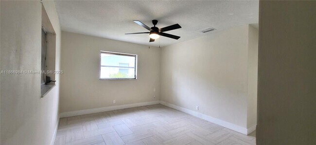Building Photo - 1444 SW 32nd Ct