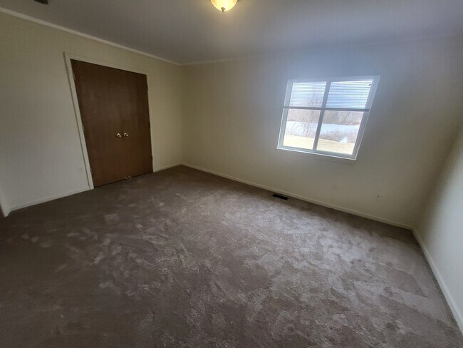 Building Photo - 11737 21 Mile Rd