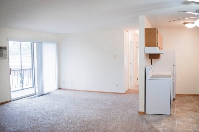 Primary Photo - Tonkaway Apartments