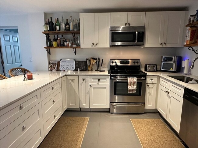 Building Photo - 723 NE 62nd St