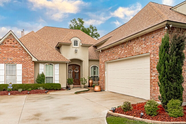Building Photo - 12412 Oak Alley Dr