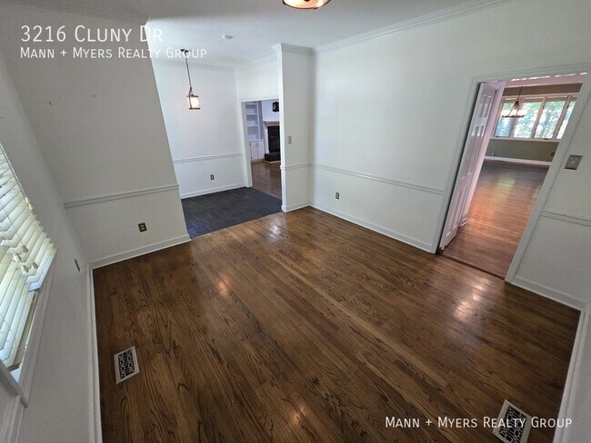 Building Photo - 3216 Cluny Dr