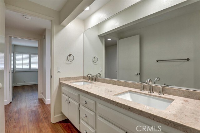 Building Photo - 16 Sycamore Creek