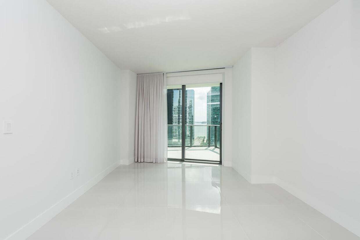 Building Photo - 1300 S Miami Ave