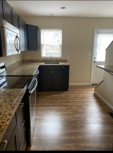 Building Photo - 3951 Clement Way