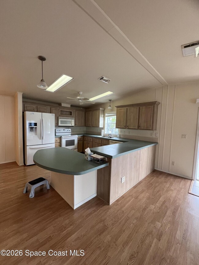 Building Photo - 495 Outer Dr