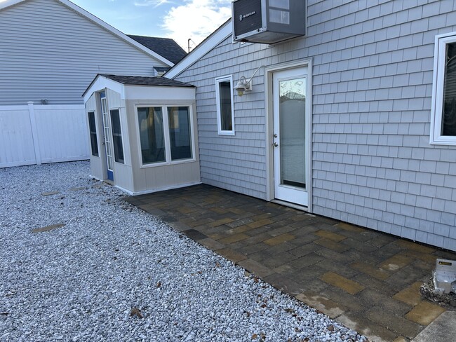 Paver patio - 1808 Binnacle Rd