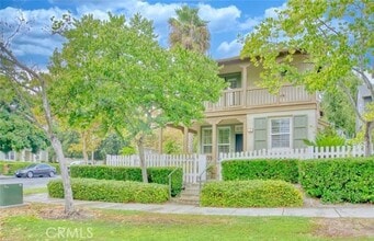 Building Photo - 2 Evergreen Rd