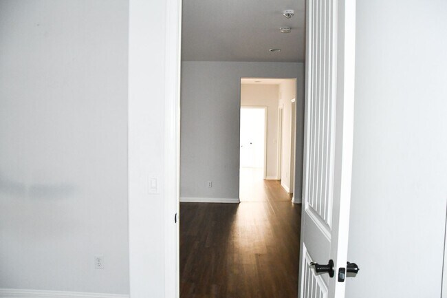 Building Photo - 3225 Donovan Ranch Rd