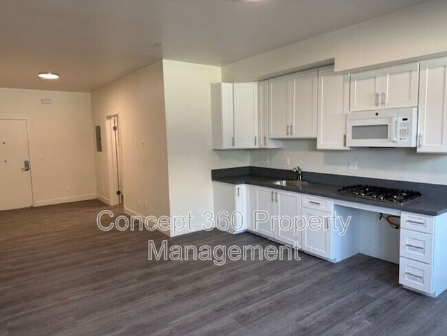Building Photo - 226 W 87th St