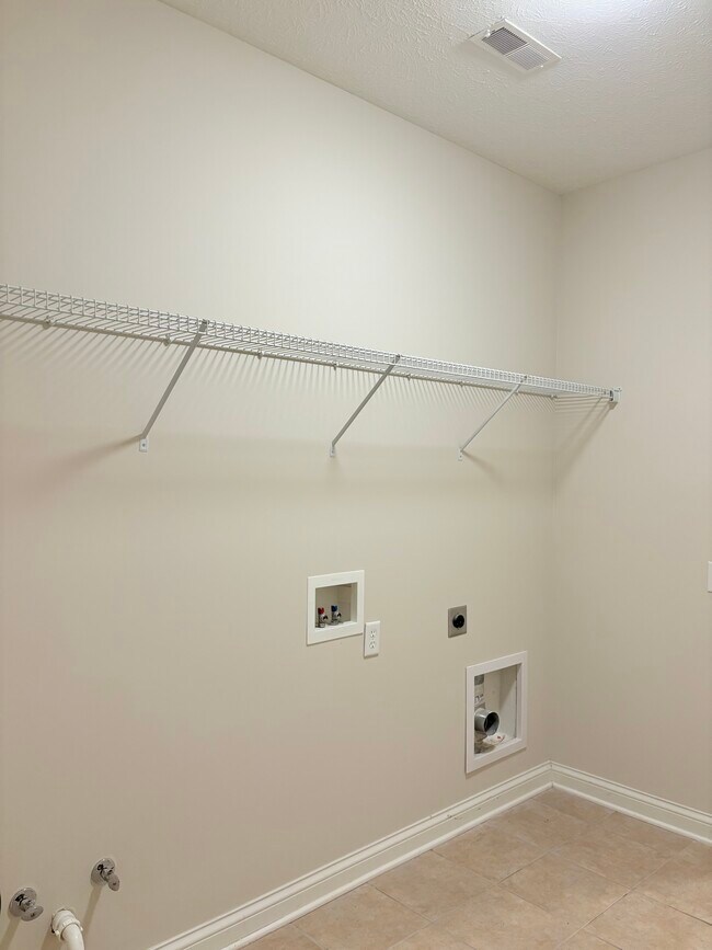 Building Photo - 2500 Crossings Blvd