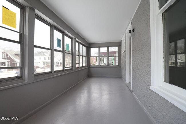 Building Photo - 442 Plymouth Ave