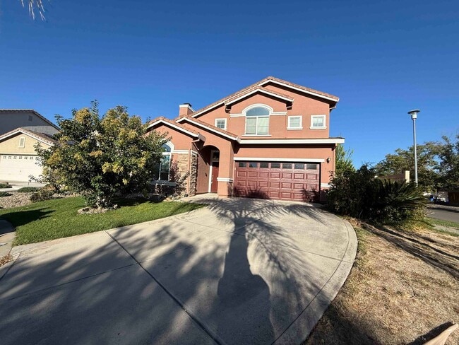 Primary Photo - Spacious Cresleigh Ranch Home Near Schools...