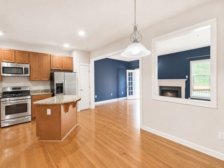 Building Photo - 9706 Braidwood Ter