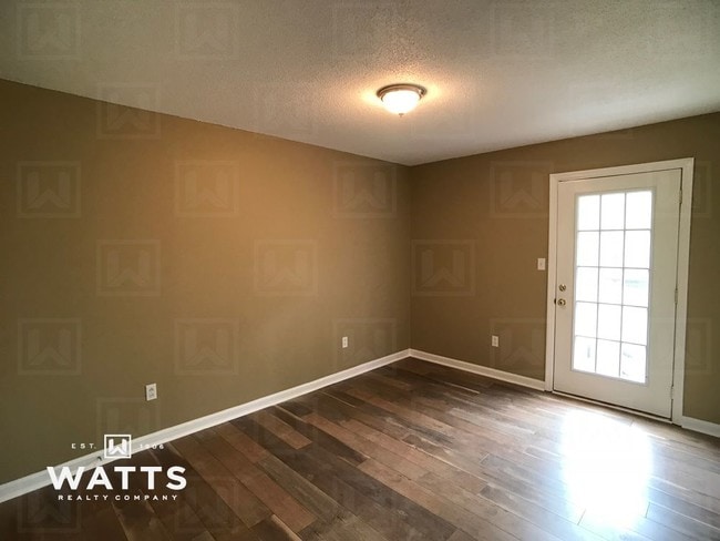 Building Photo - Camilla Court Apartments