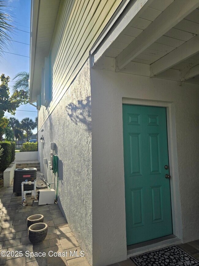 Building Photo - 0000 Pineapple Ave