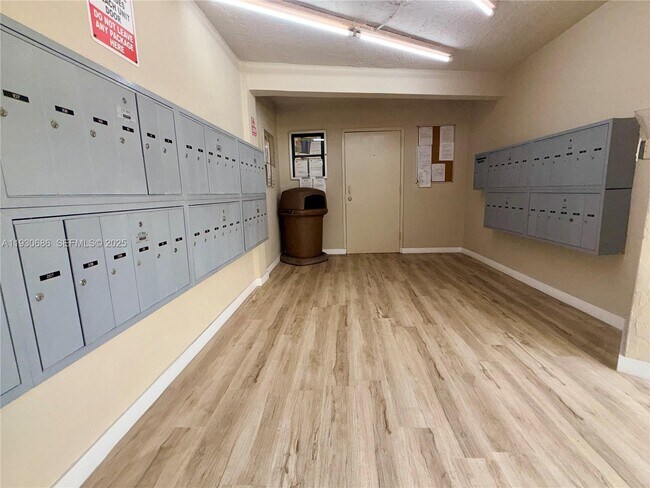 Building Photo - 8065 SW 107th Ave