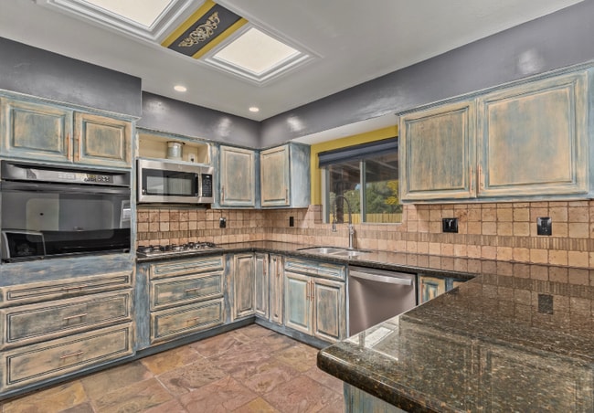 Building Photo - 5722 E Windsor Ave