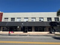 Building Photo - 206 W Main St