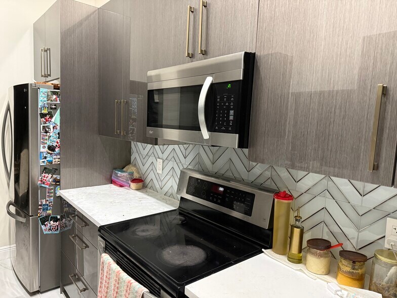 Building Photo - 6420 Via Tierra