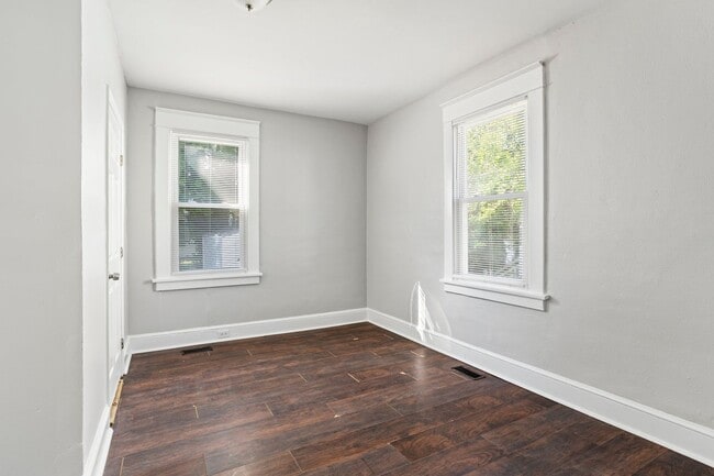 Building Photo - 740 29th St