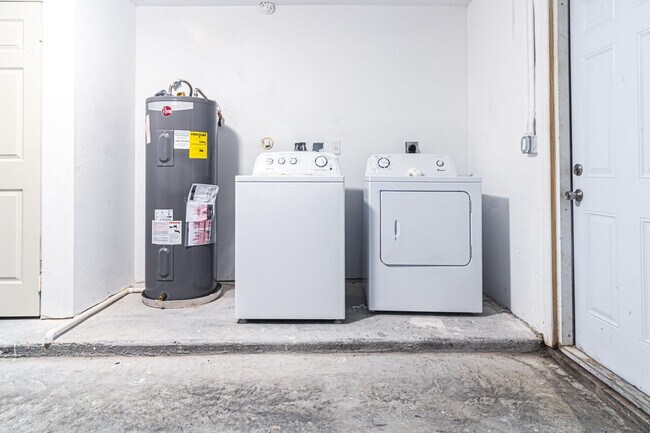 Building Photo - 163 W Blue Heron Blvd