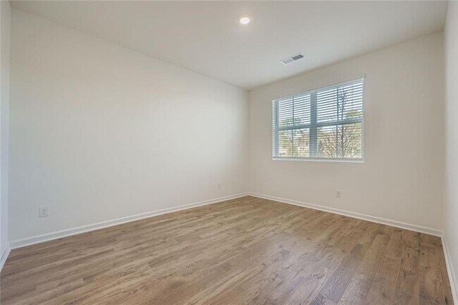 Building Photo - 6221 Honeybell Aly