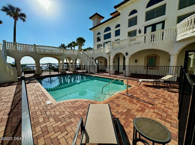 Building Photo - 5090 Riverside Dr