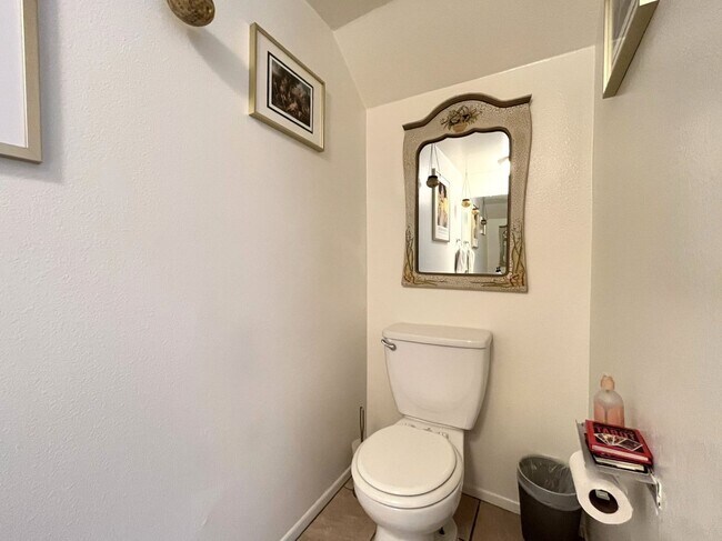 Building Photo - 2 bed, 1.5 bath in Riverside, CA!