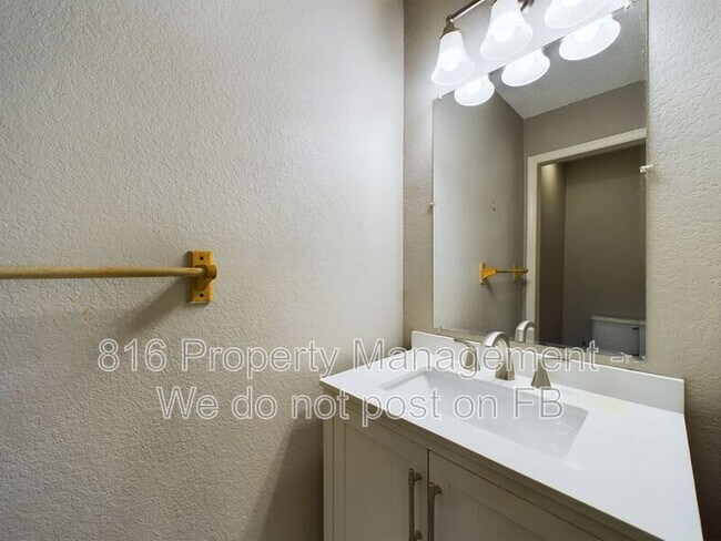 Building Photo - 2314-2316 Monroe Ave