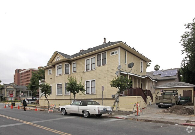 Building Photo - 106 N 5th St