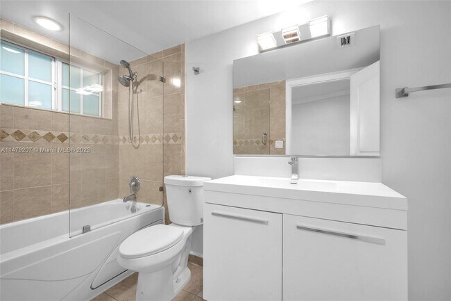 Building Photo - 1135 92nd St