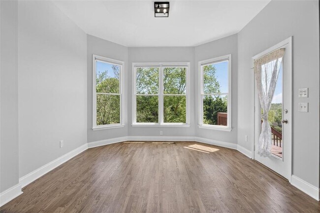 Building Photo - 4537 Grandview Pkwy