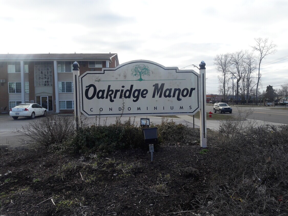 Building Photo - 30602 Oakridge Manor Dr