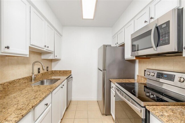 Building Photo - 3005 Seven Pines Ln