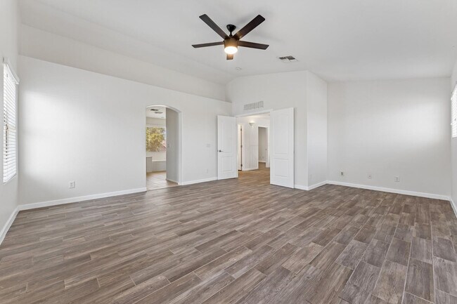 Building Photo - 18024 W Maui Ln