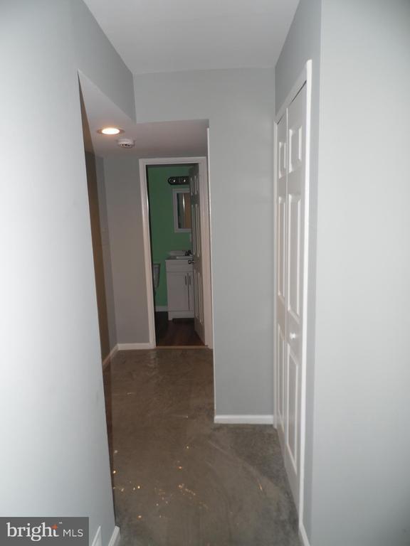 Building Photo - 7306 Donnell Pl