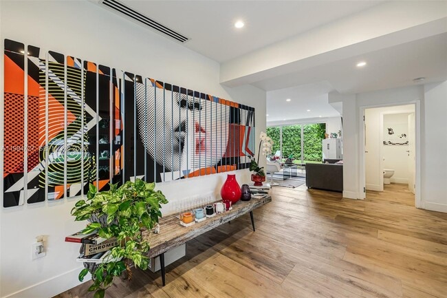 Building Photo - 79 Shore Dr E