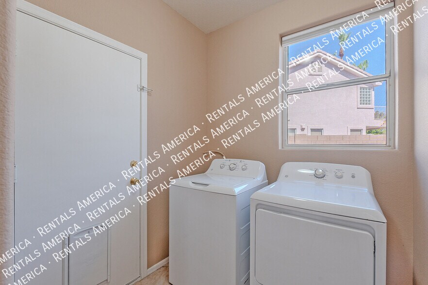 Building Photo - 20277 N 68th Dr