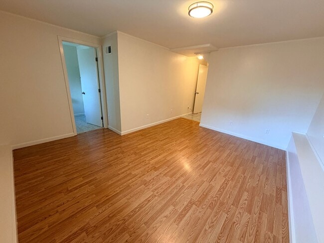 Building Photo - Charming Single Family House Across from McLaren Park