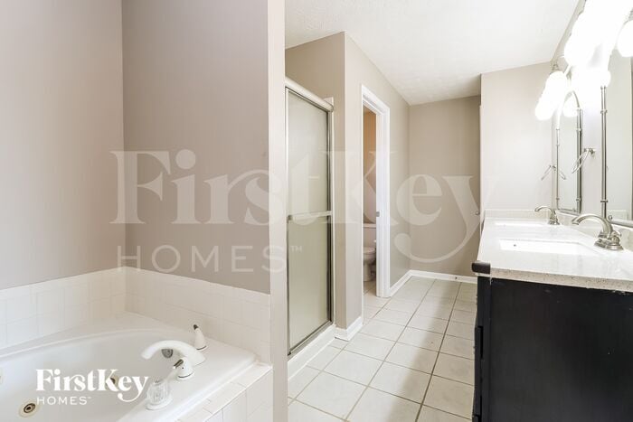 Building Photo - 9934 Stonebridge Dr