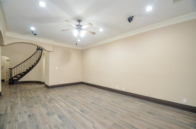 Building Photo - 1220 Birdsall St