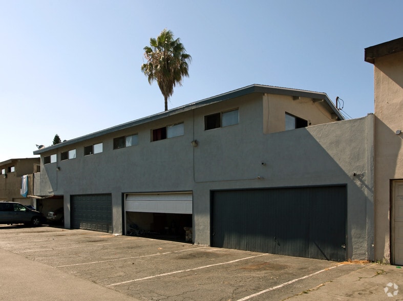 Building Photo - 324 Leatrice Ln