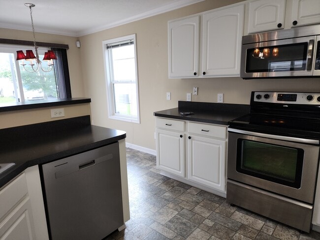Building Photo - 9301 Cliff Springs Trail
