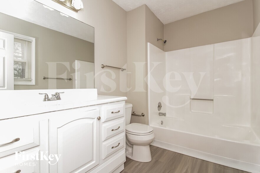 Building Photo - 289 Angla Dr SE